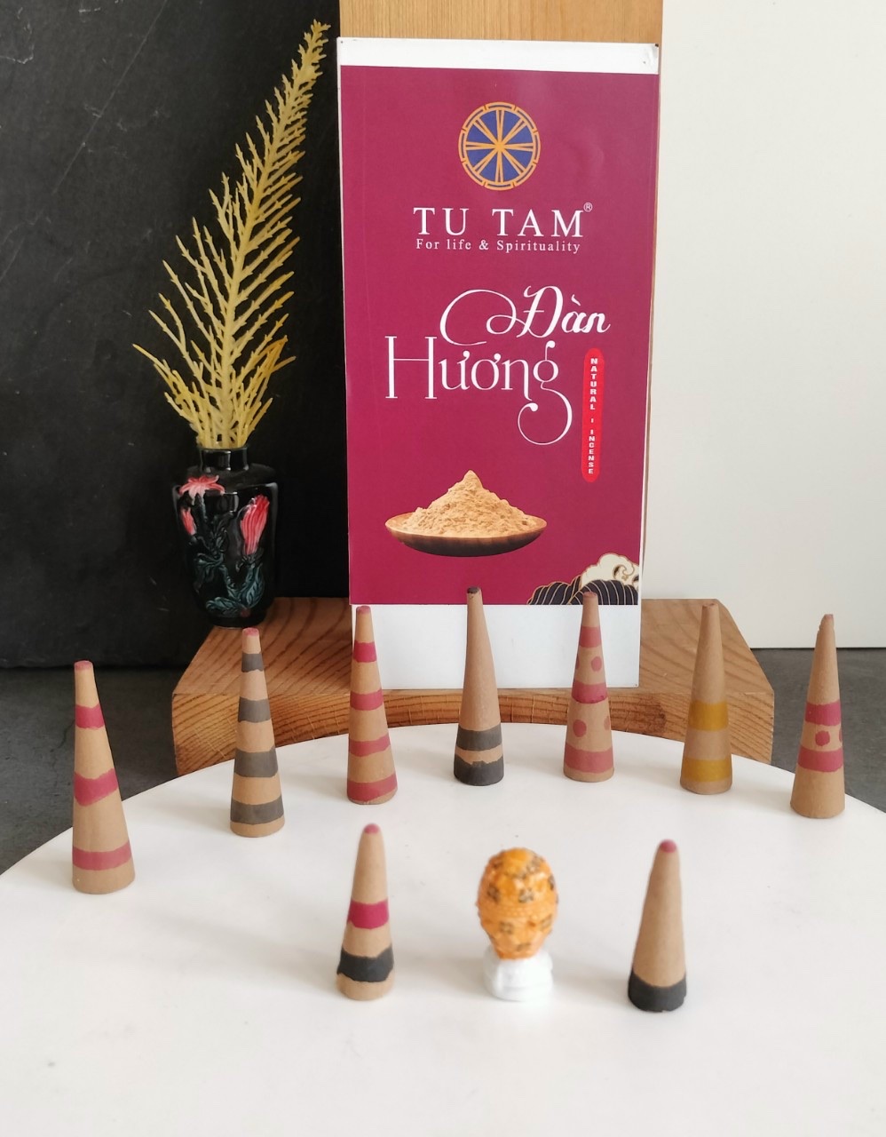 Tạo dấu ấn cá nhân với hương thơm riêng từ Tutam Incense House